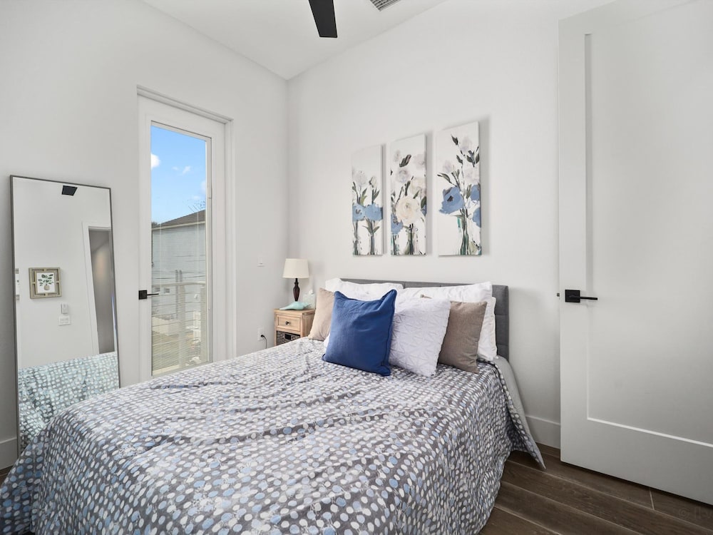 Ocean Front Flagler Beach Sleeps 5 People