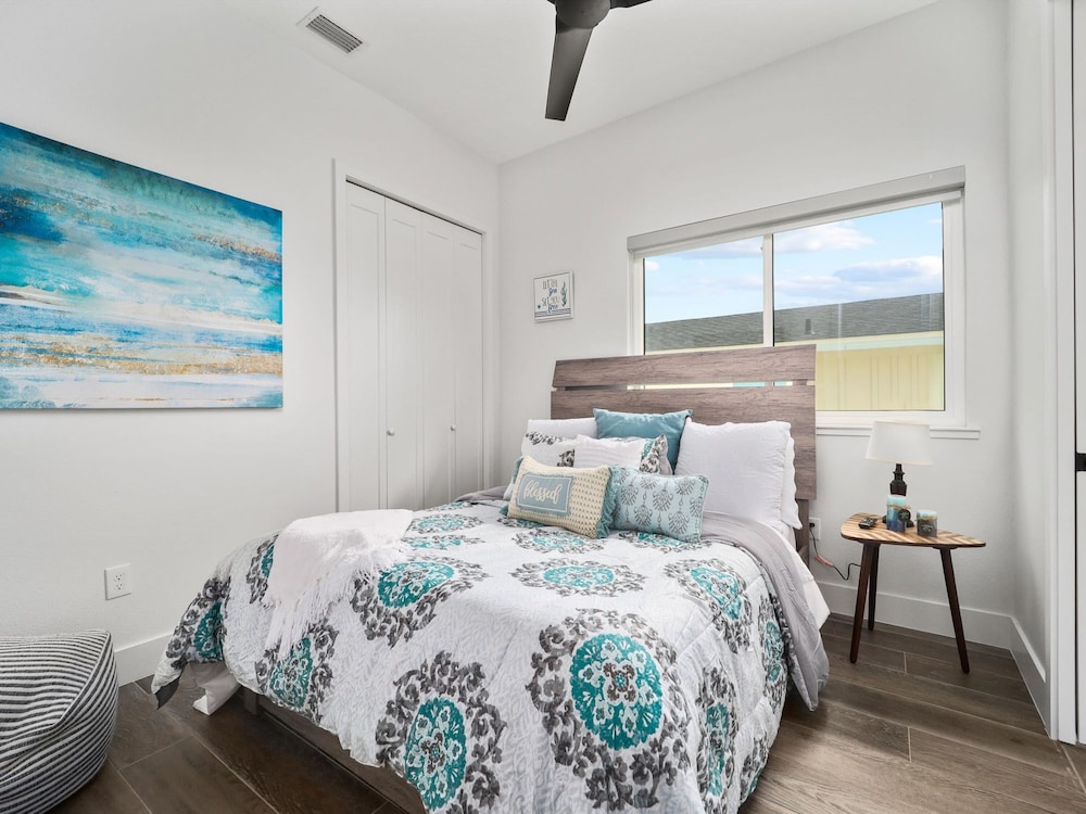 Ocean Front Flagler Beach Sleeps 5 People