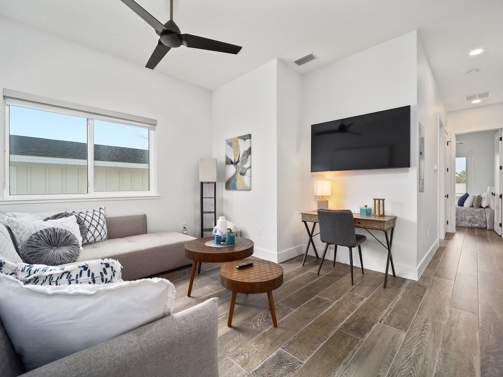 Ocean Front Flagler Beach Sleeps 5 People