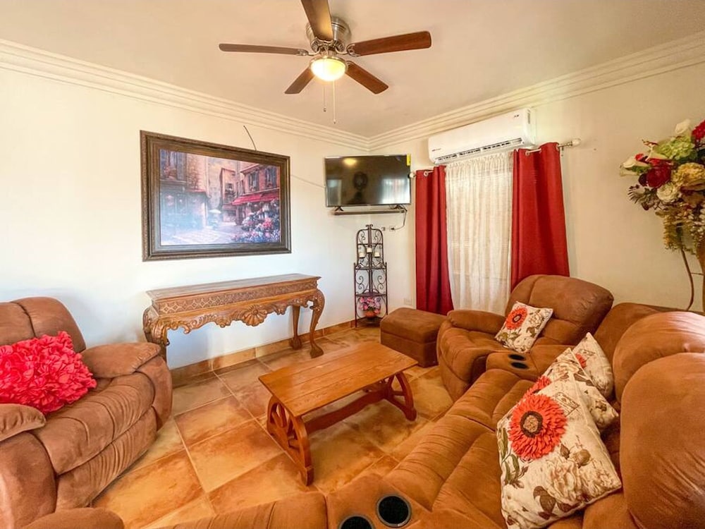 Homely Mexican Accent Apartment 2