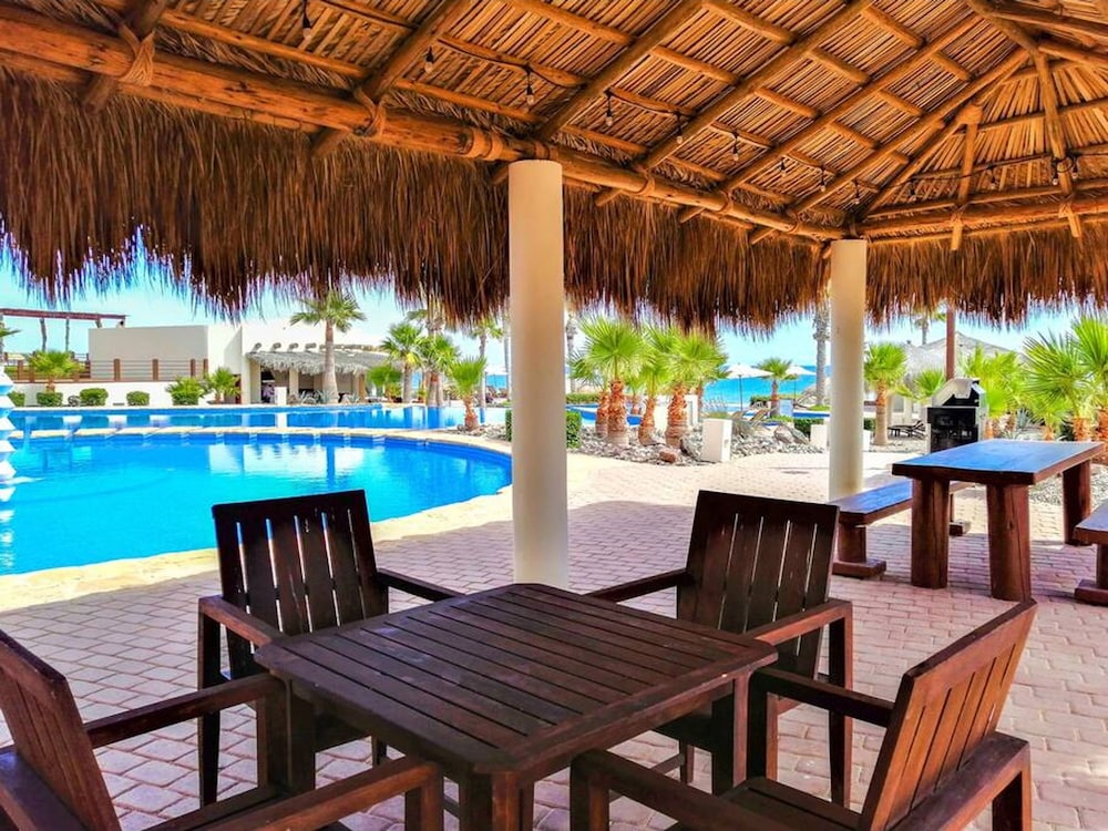 Hidden Gem Villa With Serene Beach Pool Access