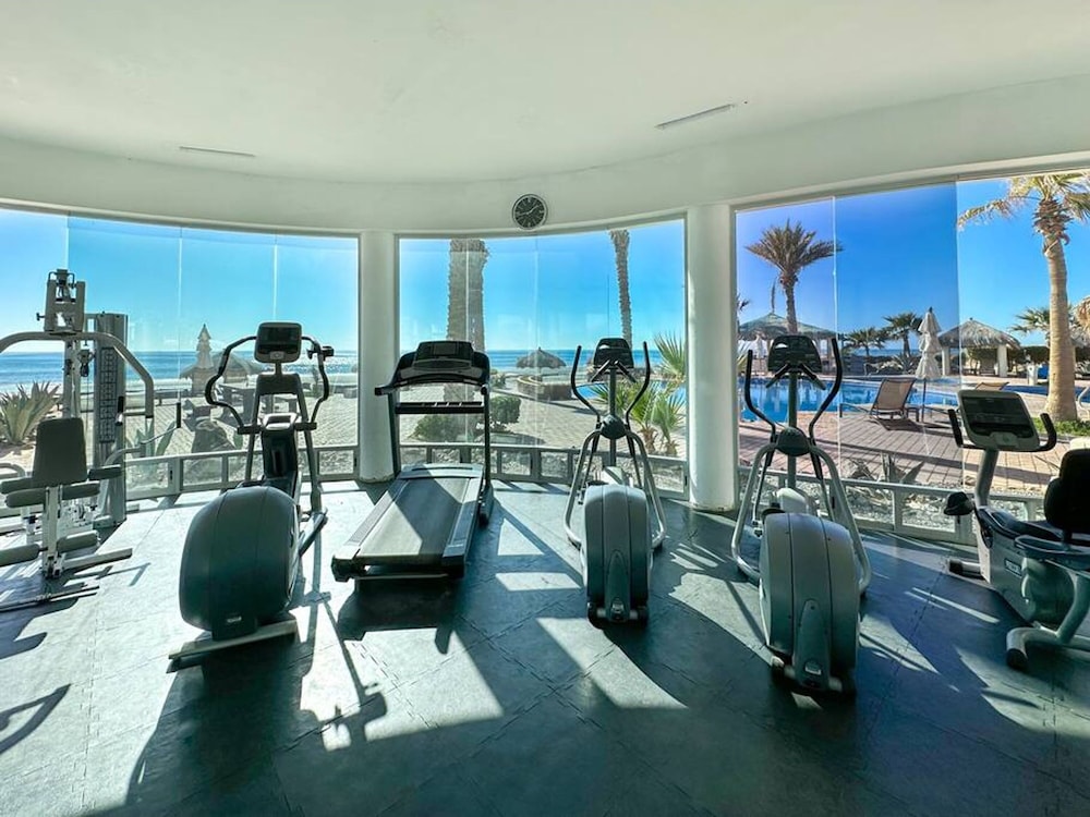 Renovated Beachfront Condo With Private Beach