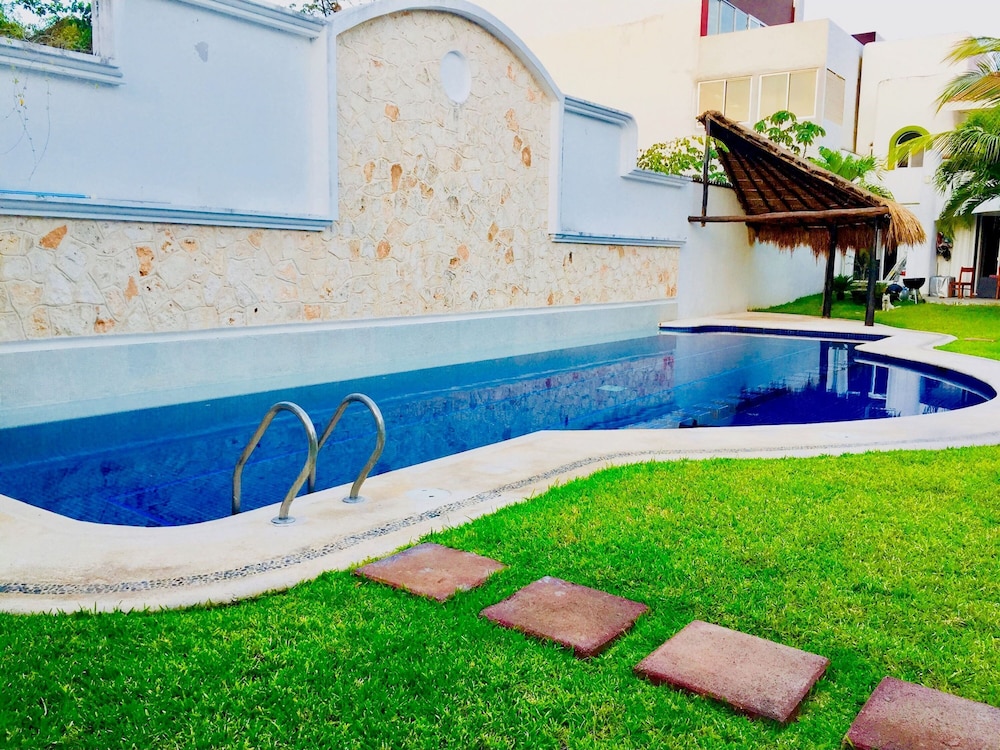 19 Pax 2 Connected Pool Villas view 4