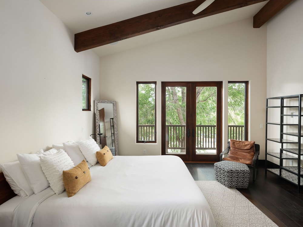 Private Resort in Lake Hodges