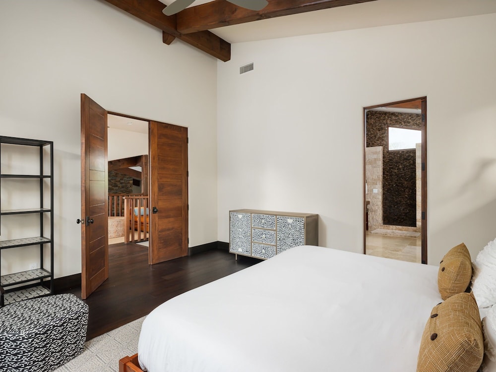 Private Resort in Lake Hodges