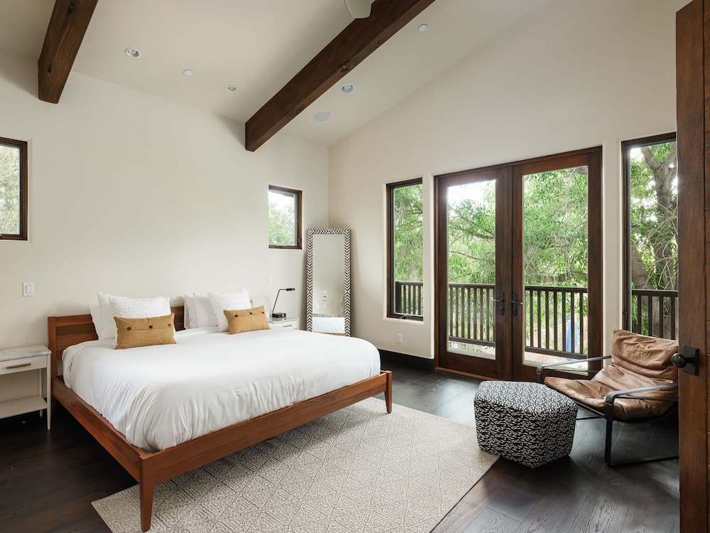 Private Resort in Lake Hodges