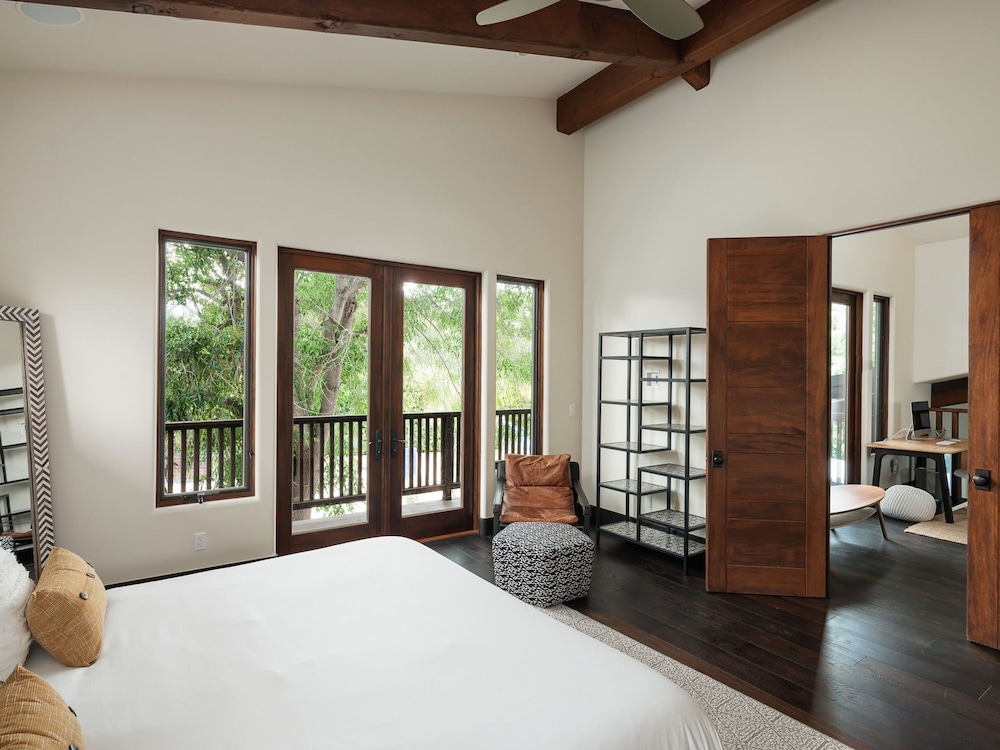 Private Resort in Lake Hodges