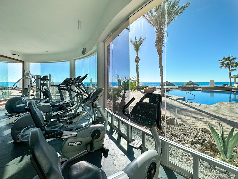 Beachfront Condo With Pools Beach Access