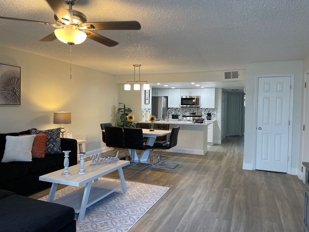 Grand Family 3BR Condo Penthouse Near Disney view 2