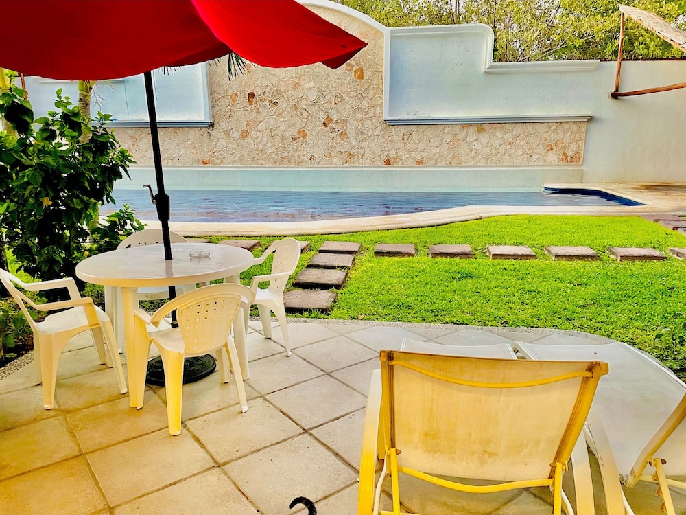 8 Pax Basic Pool Villa view 5