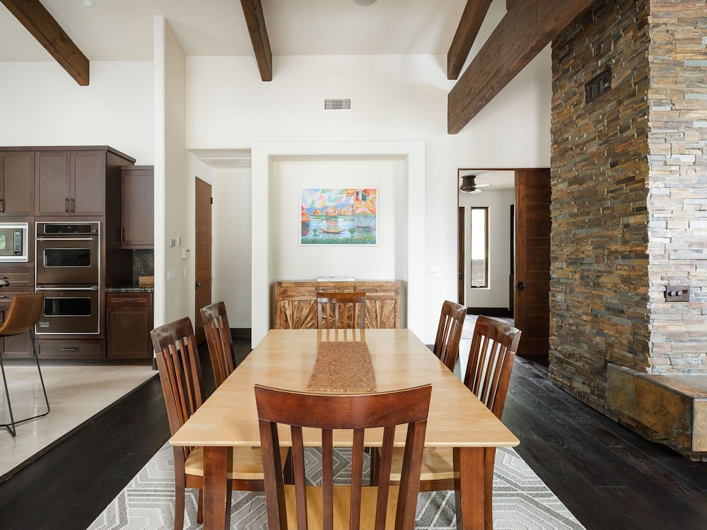 Private Resort in Lake Hodges