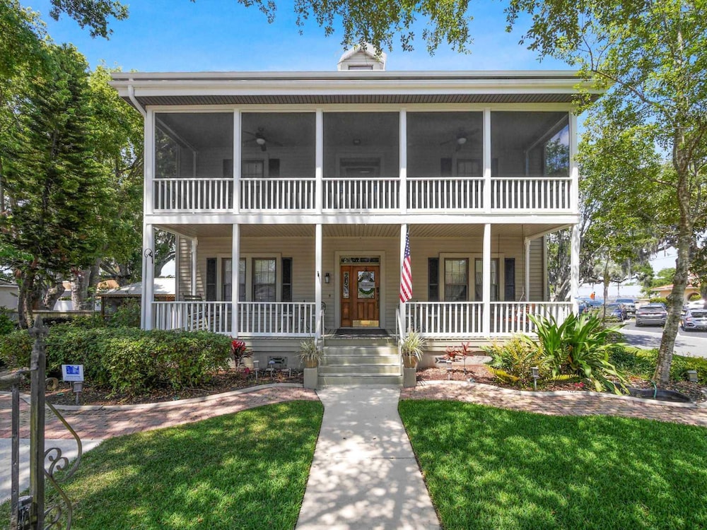 Charming Green Cove Historic Home 1st Floor Stay