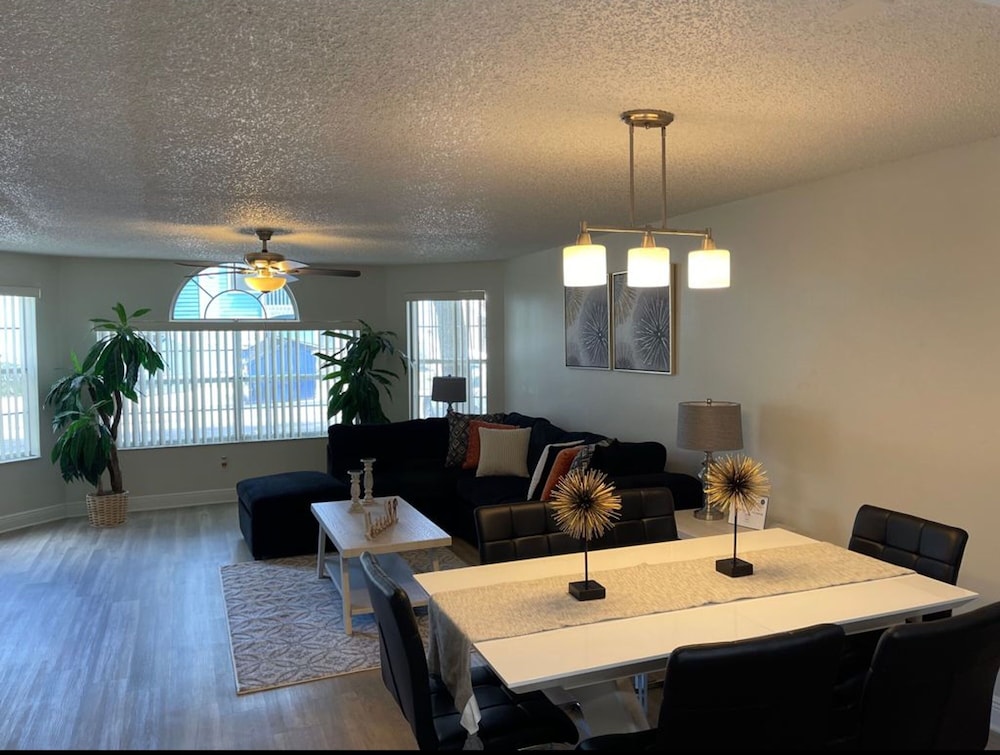 Grand Family 3BR Condo Penthouse Near Disney view 4