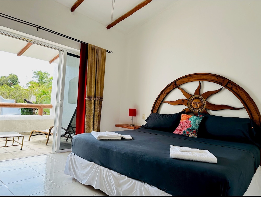 8 Pax Basic Pool Villa