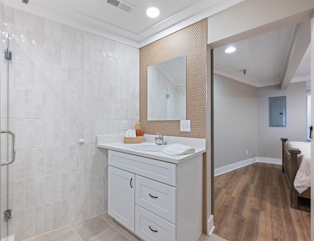 Carters Court Serene Suite