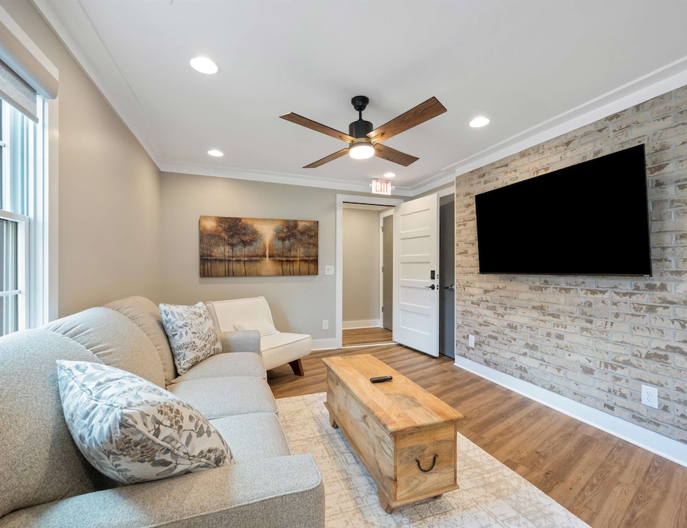 Carters Court Serene Suite