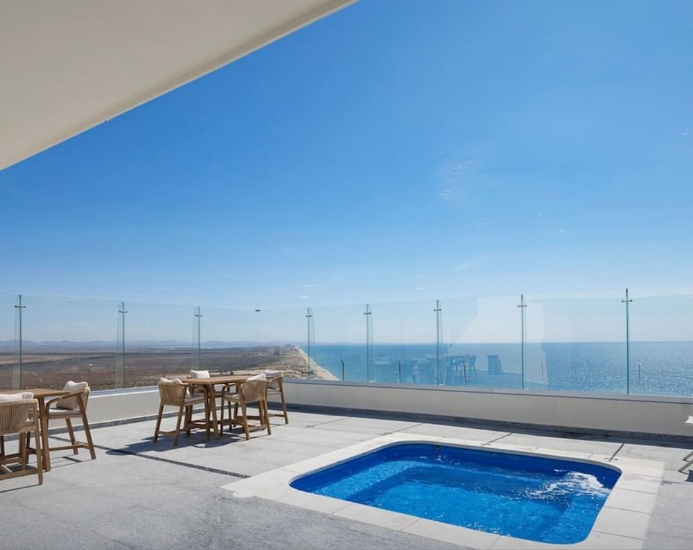 Beach Condo Kitchen Hot Tub