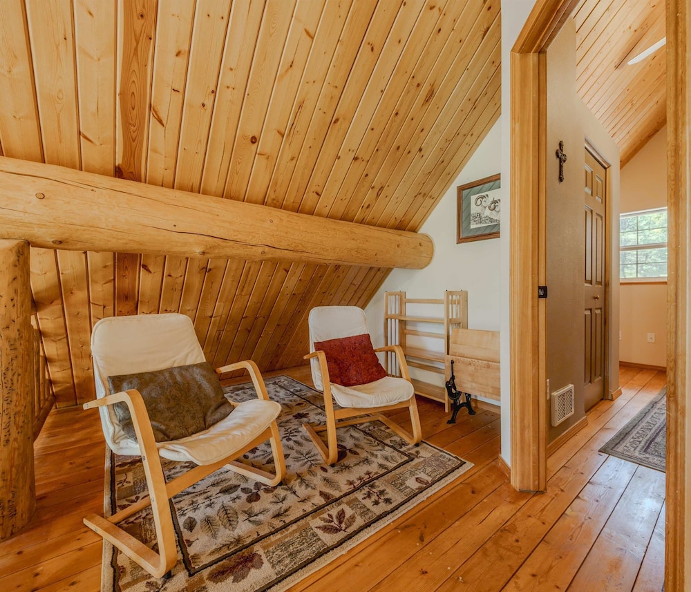 Whitetail Cabin For 9 Ppl!