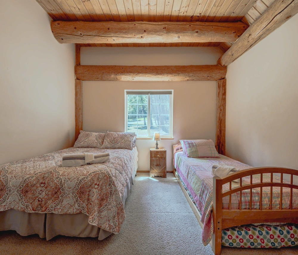 Whitetail Cabin For 9 Ppl!