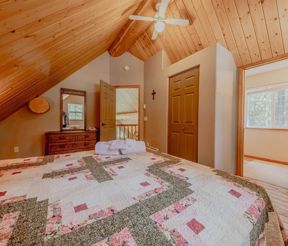 Whitetail Cabin For 9 Ppl!