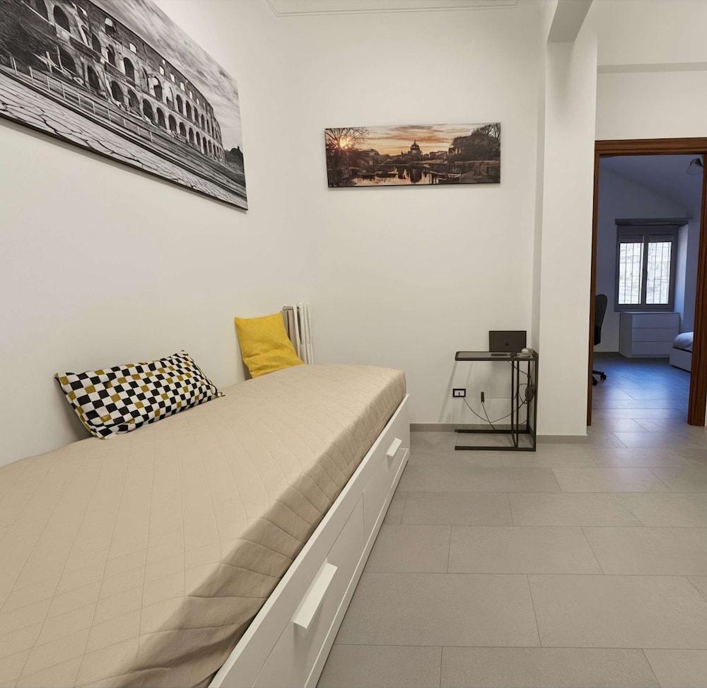 Casa Maria in Roma With 1 Bedrooms and 1 Bathrooms
