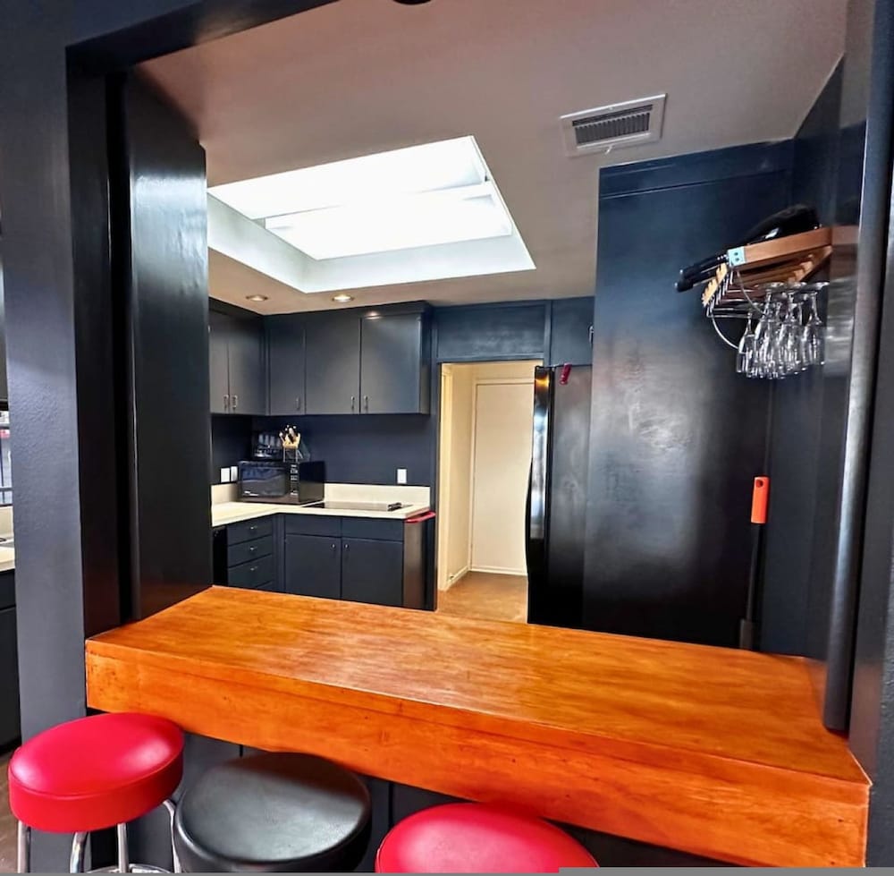 Montrose Retreat w Pool Minutes From Everything