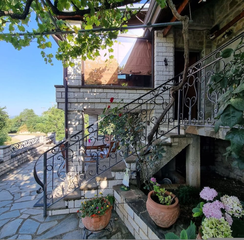 Vila Voula in Mesovouni