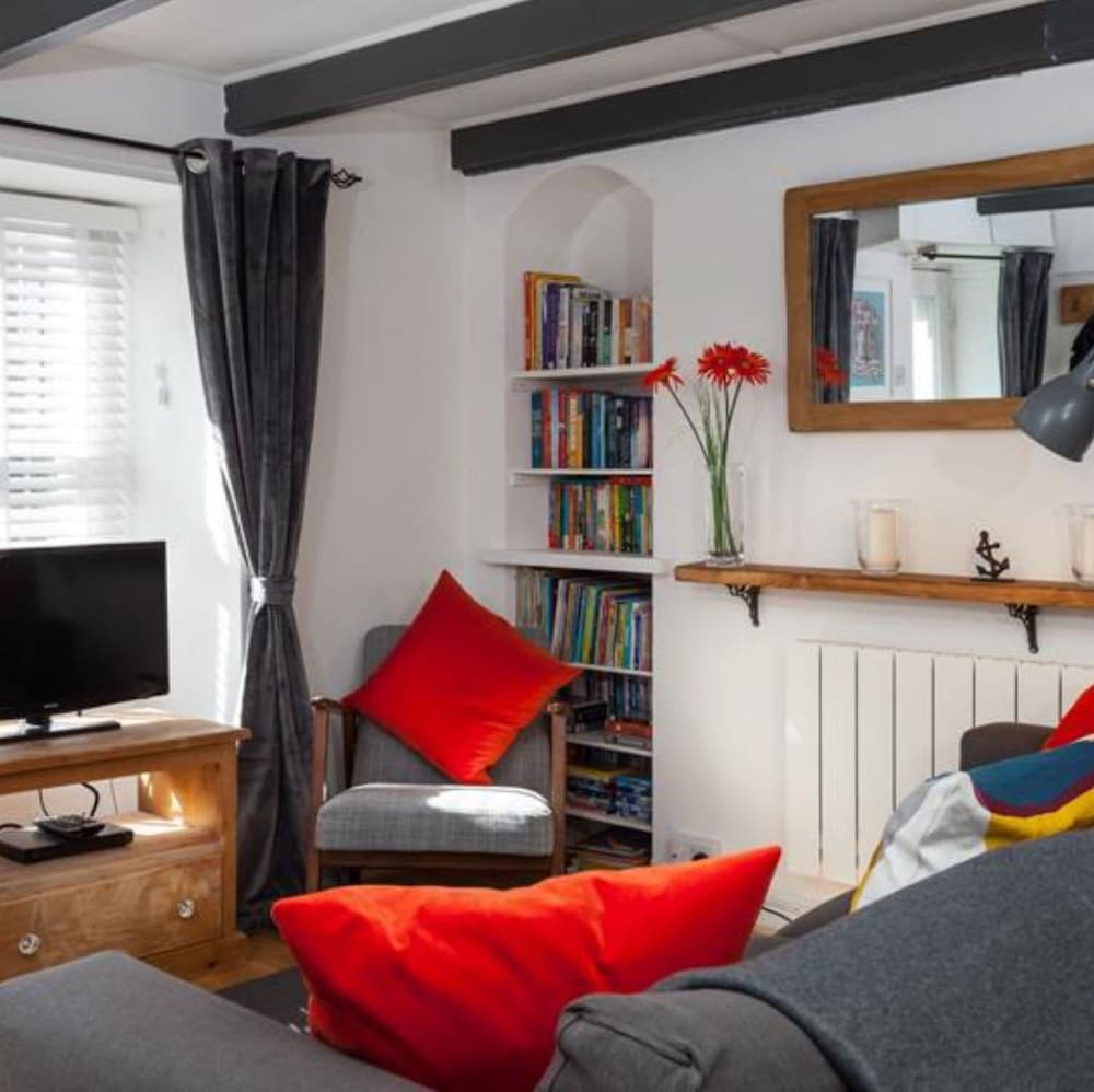 Charming Mousehole Cottage