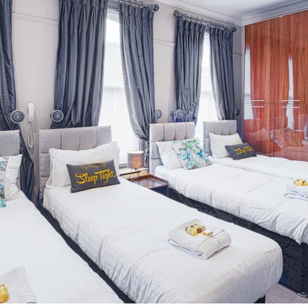 The Gillygate Gathering - Sleeps Up To 16 York City Centre view 5