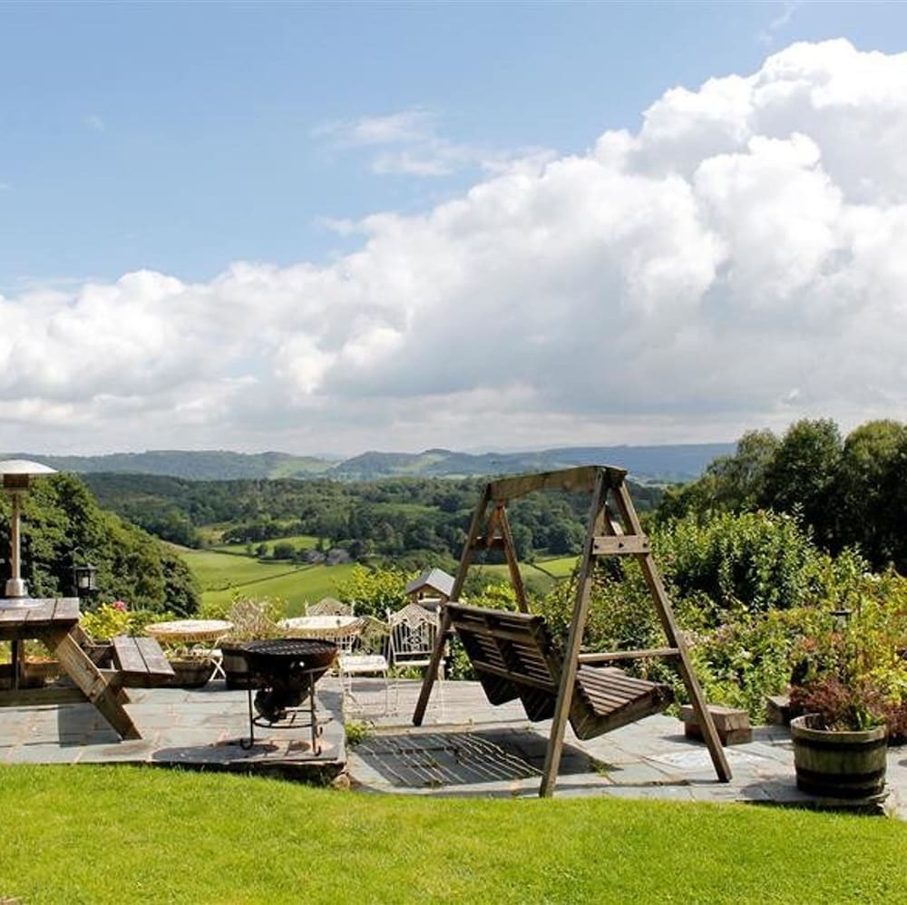 Summerhill Cottage Windermere The Lake District view 3