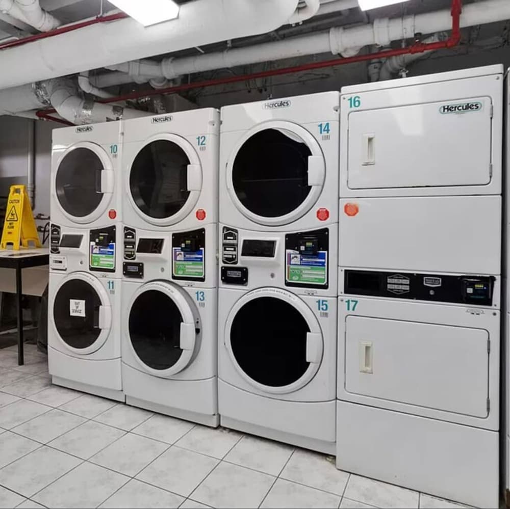 73-406 New 1BR 1bth UWS Doorman Gym