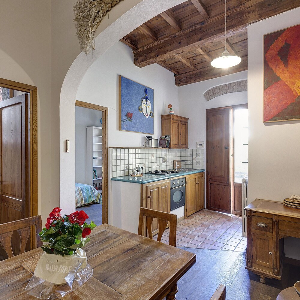 Mezzo 24 in Firenze With 2 Bedrooms and 1 Bathrooms