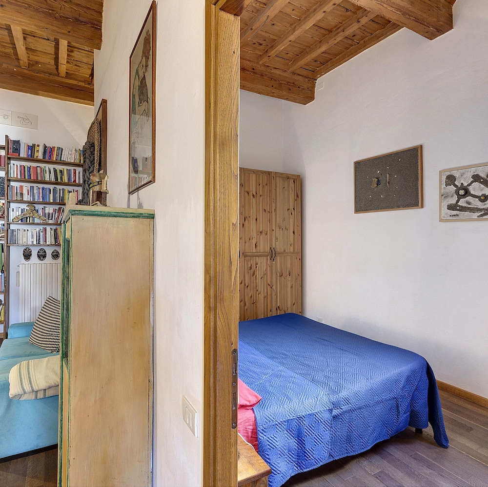 Mezzo 24 in Firenze With 2 Bedrooms and 1 Bathrooms