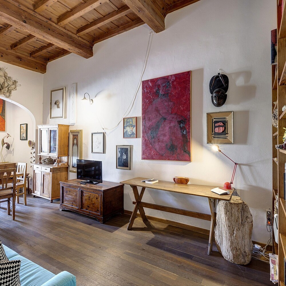 Mezzo 24 in Firenze With 2 Bedrooms and 1 Bathrooms