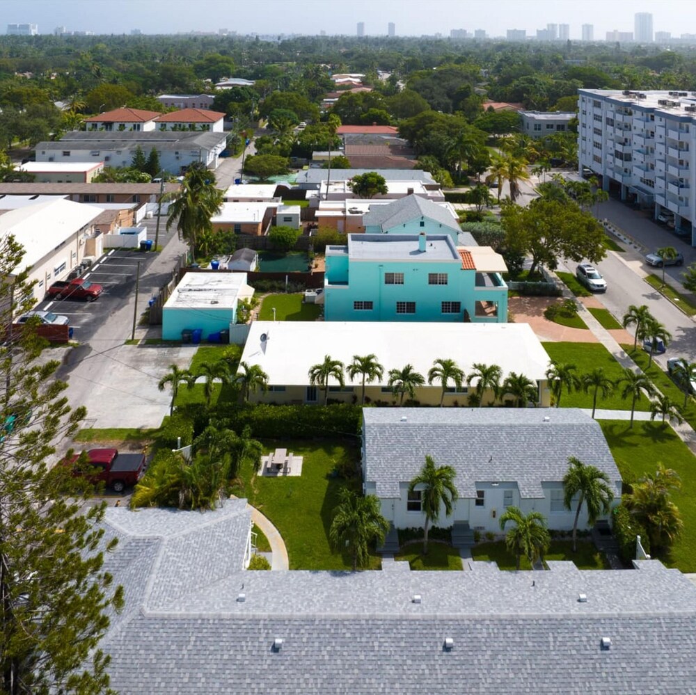Sunset Cove In Hollywood FL Free Parking view 2