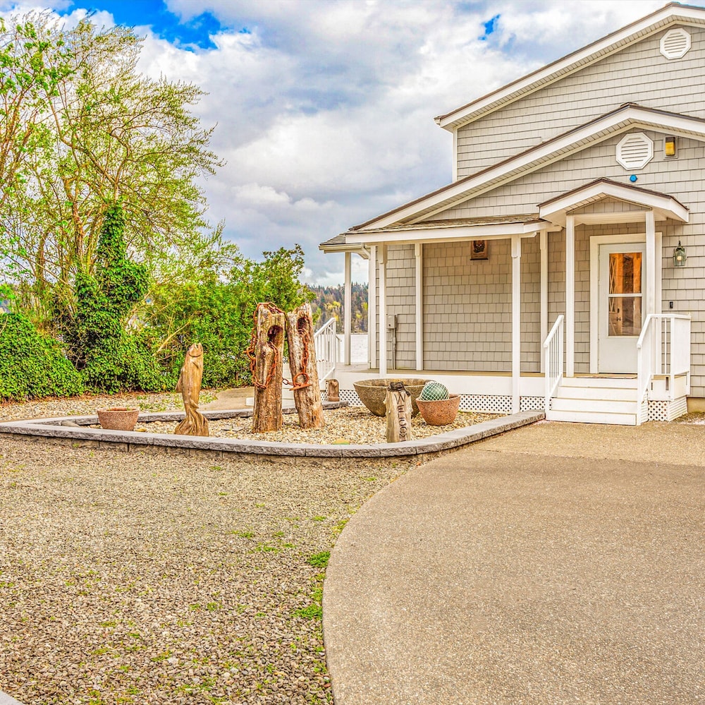 Belfair Beach House in Belfair