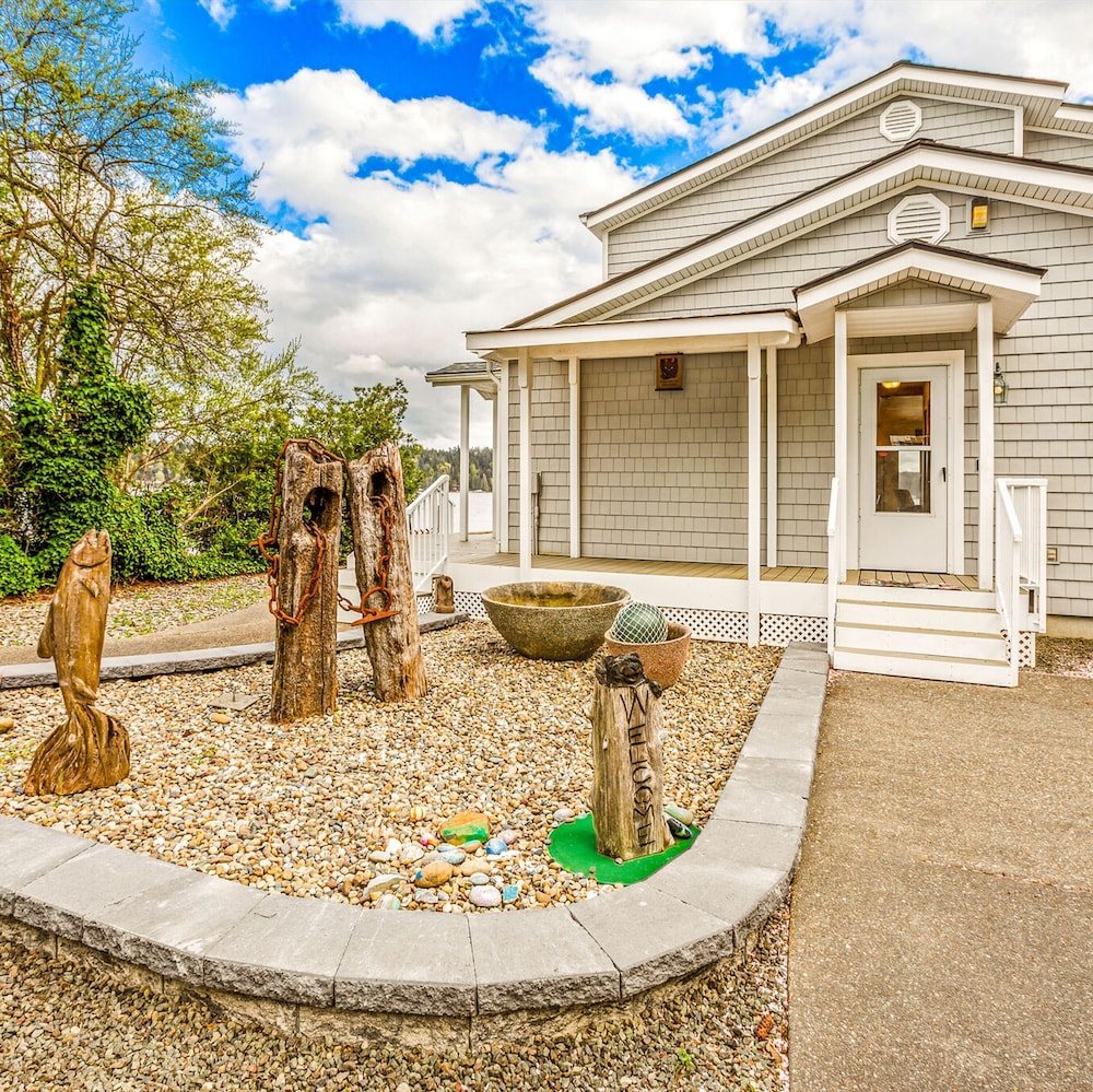 Belfair Beach House in Belfair