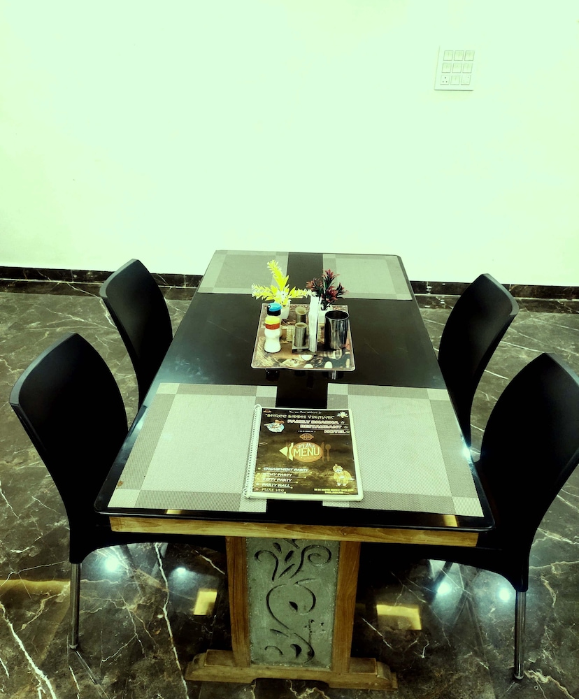 SHREE SIDDHI VINAYAK HOTEL & RESTAURANT