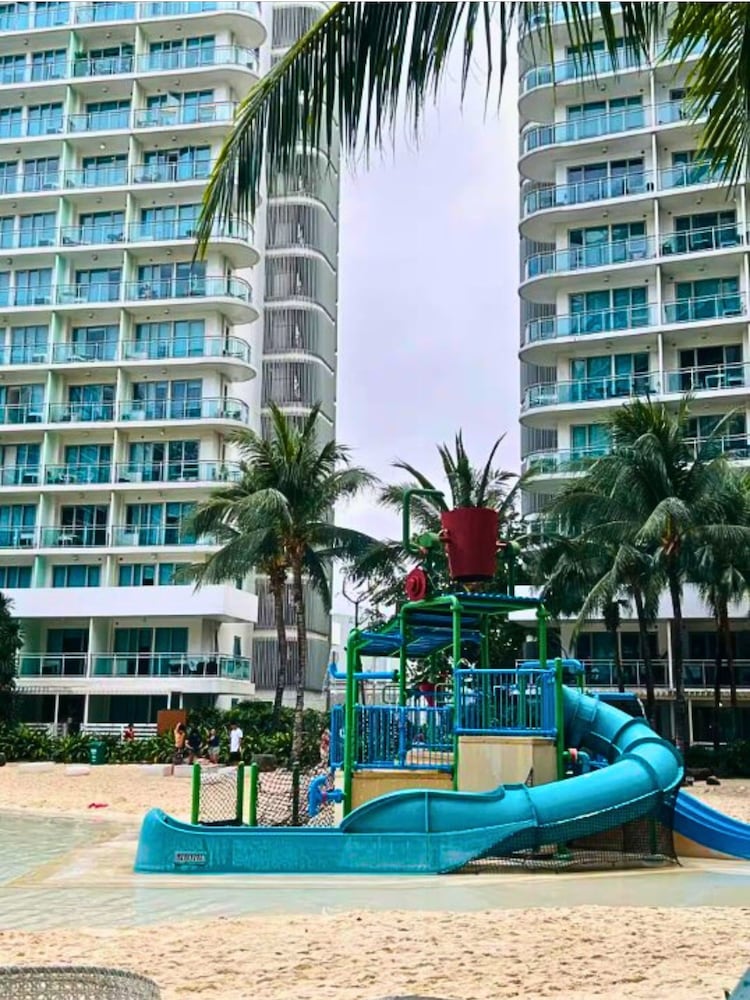 Value Yourself Luxury Beach Near Airport