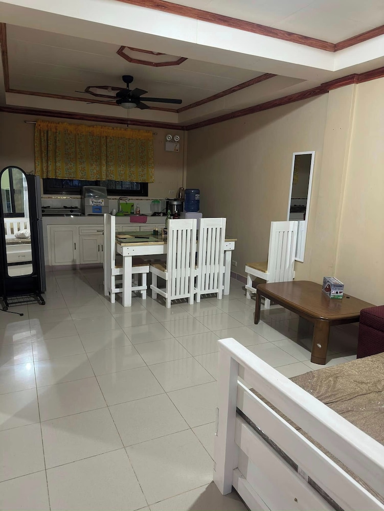 Keps Boarding House