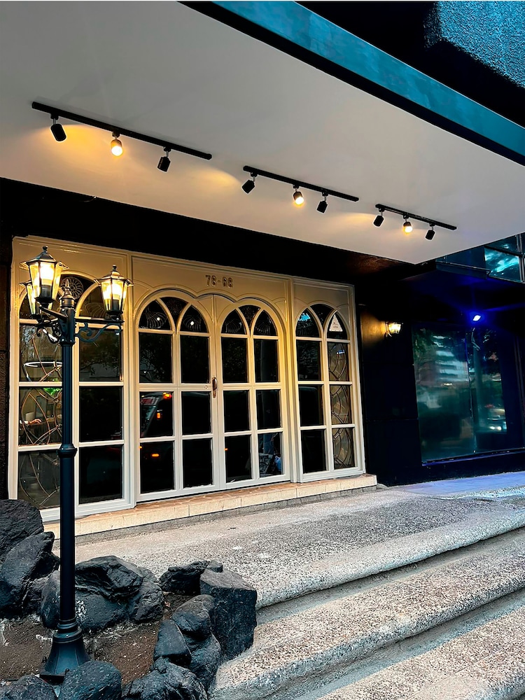 Hotel Orbe Hotel - Image 1