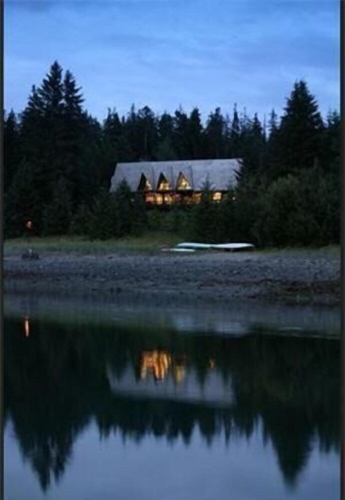 Glacier Bay Lodge view 5