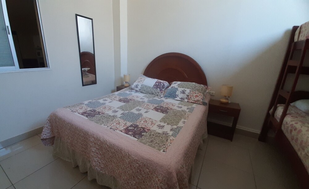 Apart Maxi