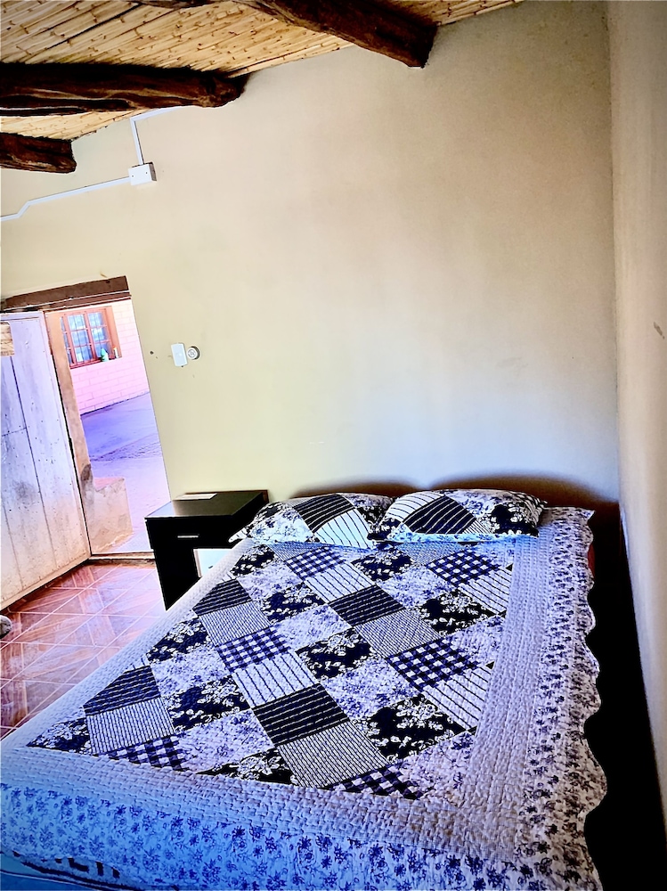 HOSTAL SURI ATACAMA - Hostel