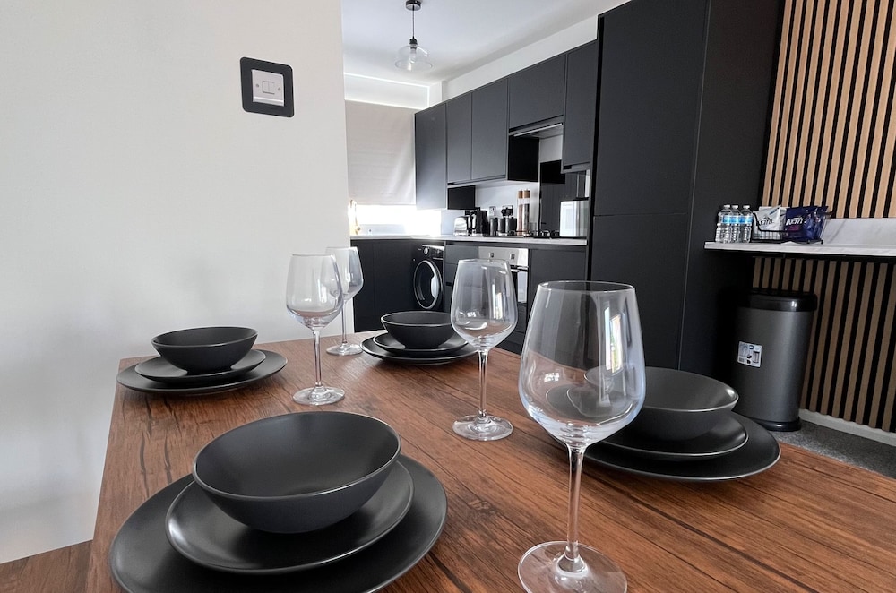 2 bed House in City Centre - Offers for Long Stays