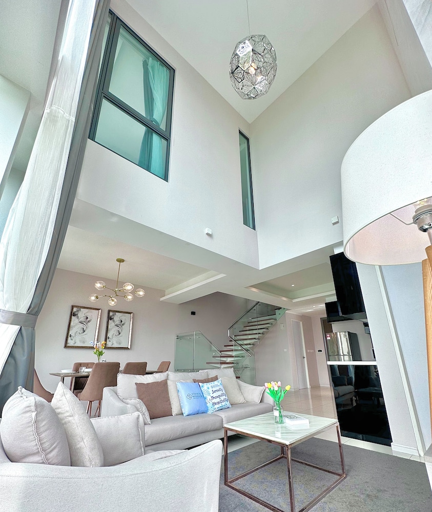 Elysia Park Residence by Stayrene