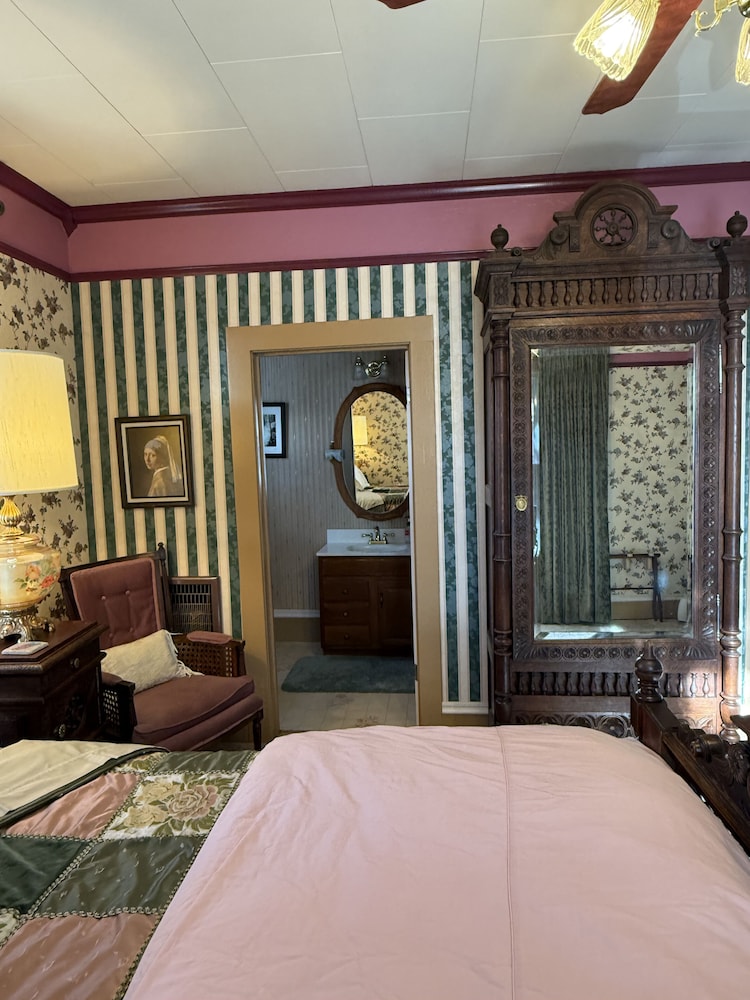 Roseberry House Bed & Breakfast