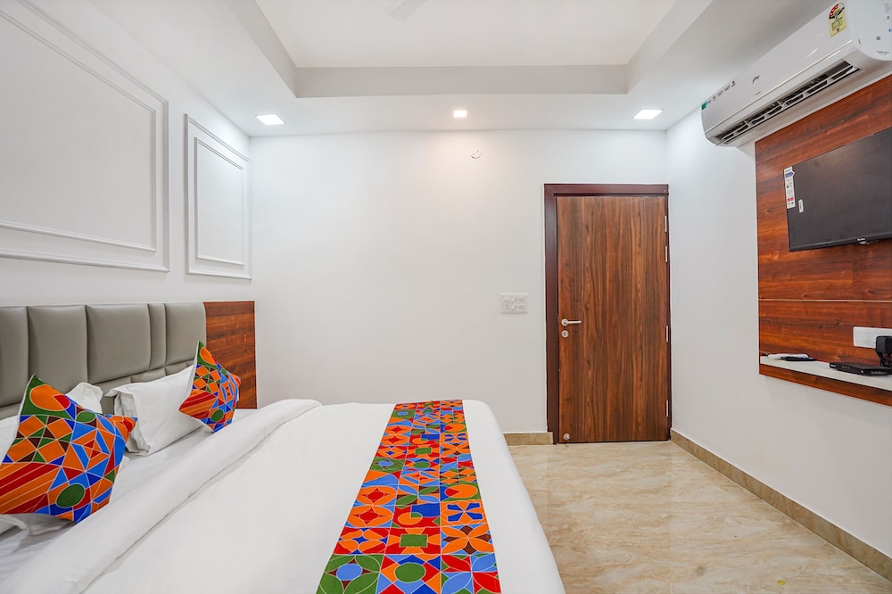 Fabhotel Amayra Inn