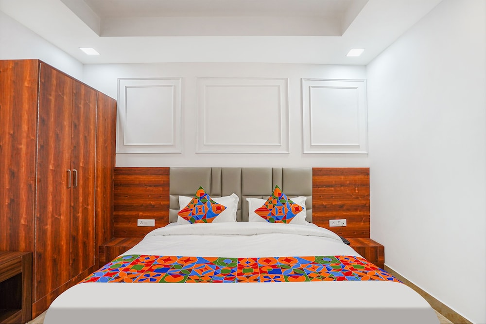 Fabhotel Amayra Inn