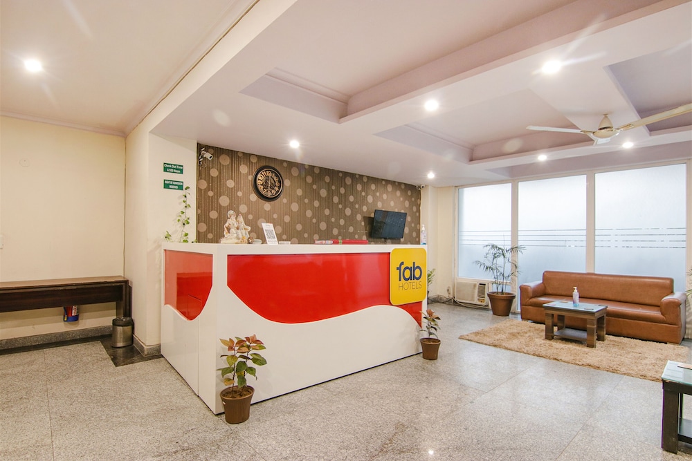 Lobby & Reception